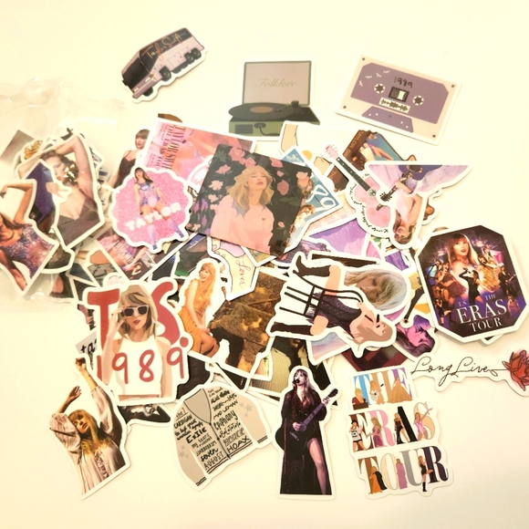 Taylor Swift Bundle "It's me,Hi I'm the Problem" Makeup Bag/100 Sticker NWOT - Picture 3 of 4